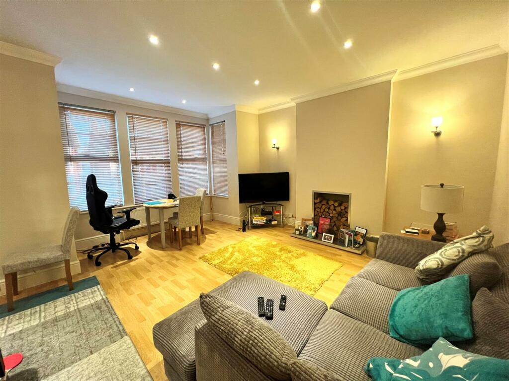 Living Room.jpg