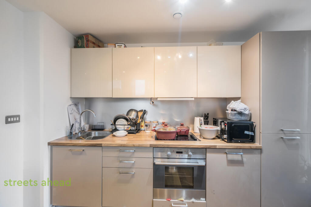 f0e3385b-4140-451...