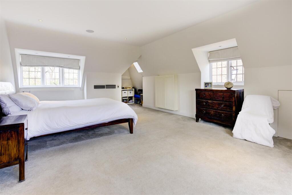 D0341 88 kingsley way topBed2.jpg