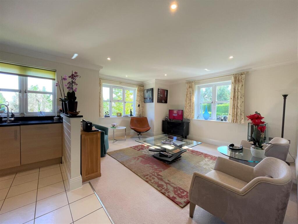 Open-Plan Kitchen/Living Room