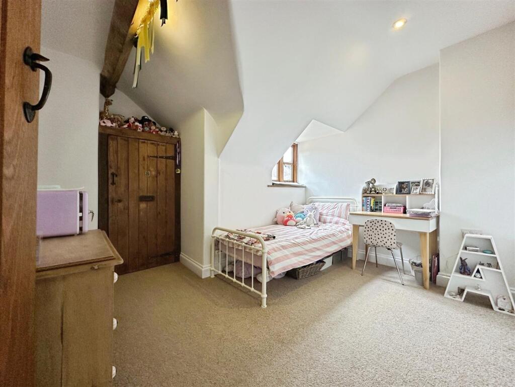 745032ef--4AA6-8A4A-EE276E083F38-79569-000019465DE