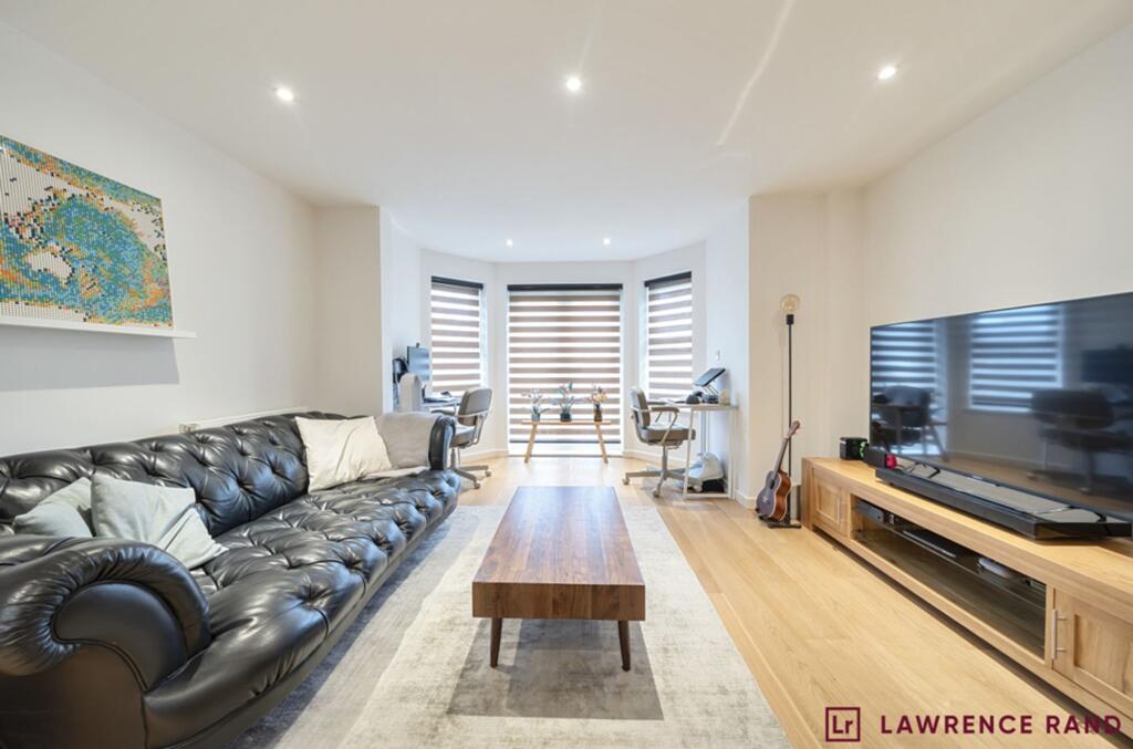 7301d237-e895-48a...