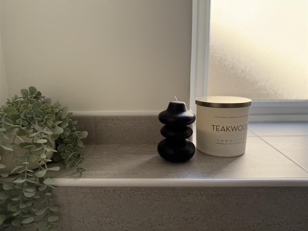 BATHROOM/WC