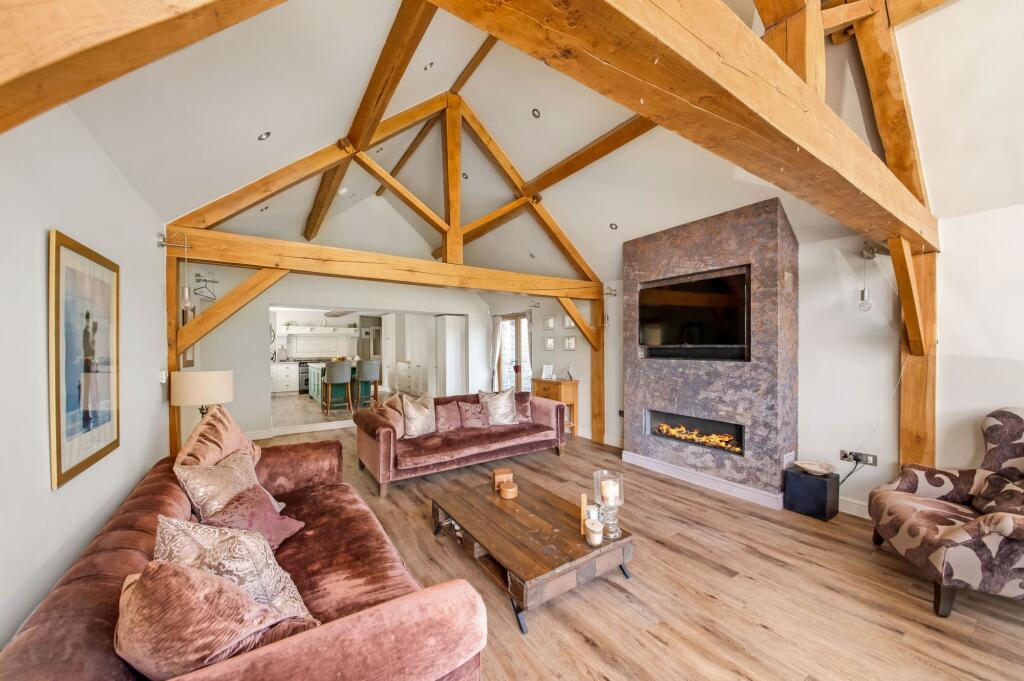 LIVING DINING AREA