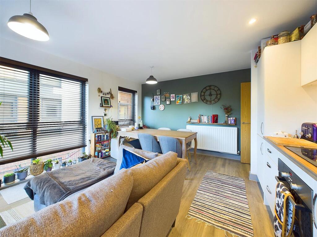 4 - Two-Bedroom Flat for Auction, Paintworks, Bris