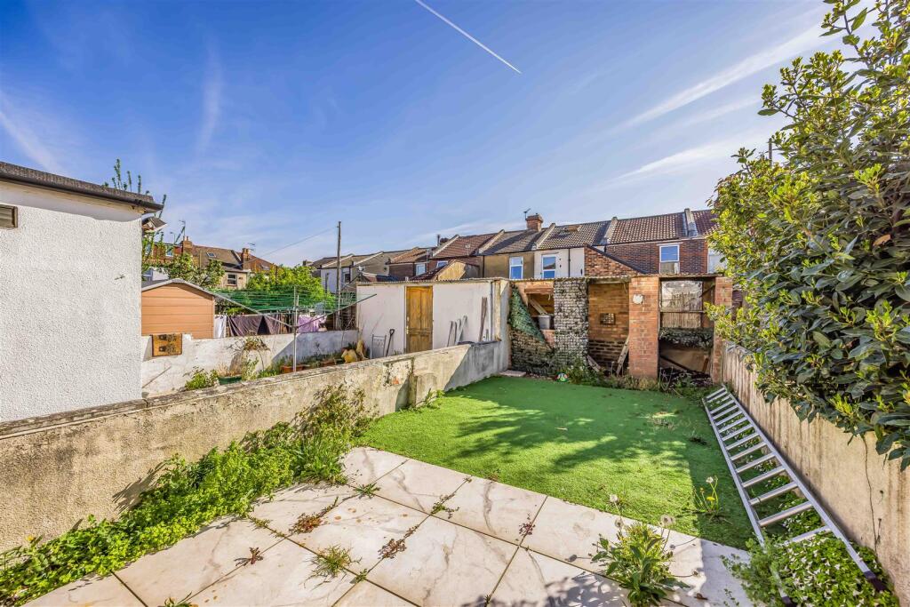 62 Lynn Road, Fratton-Small-PorticoMarketing-SoldB