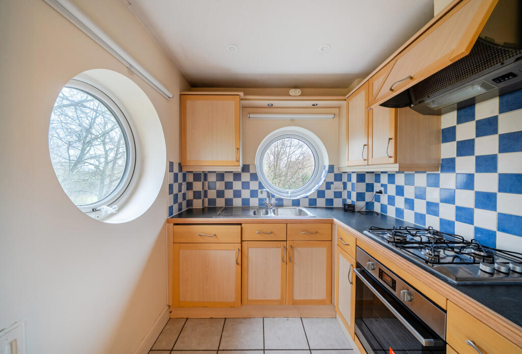 1393409-10-694149...