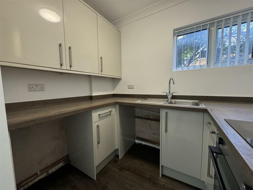 For Sale by Aspire Residential - Clive Court