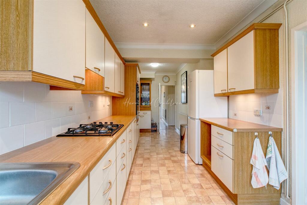 Maes Y Coed Road, Heath, HernCrabtree (11).jpg