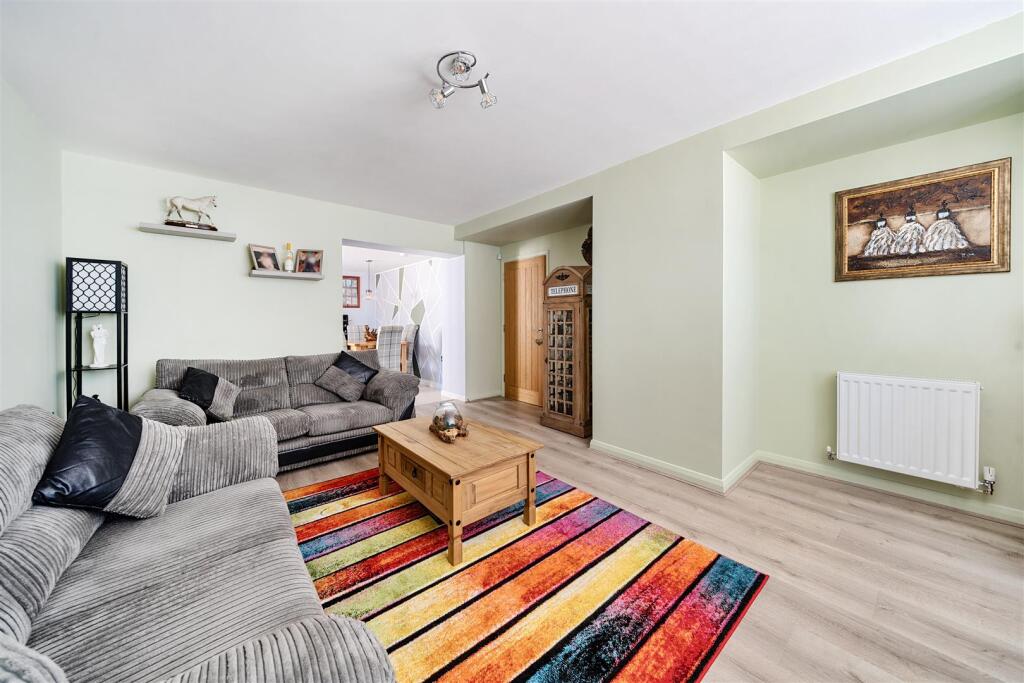 Flat 4, 10 High Street, Gayton (3).jpg