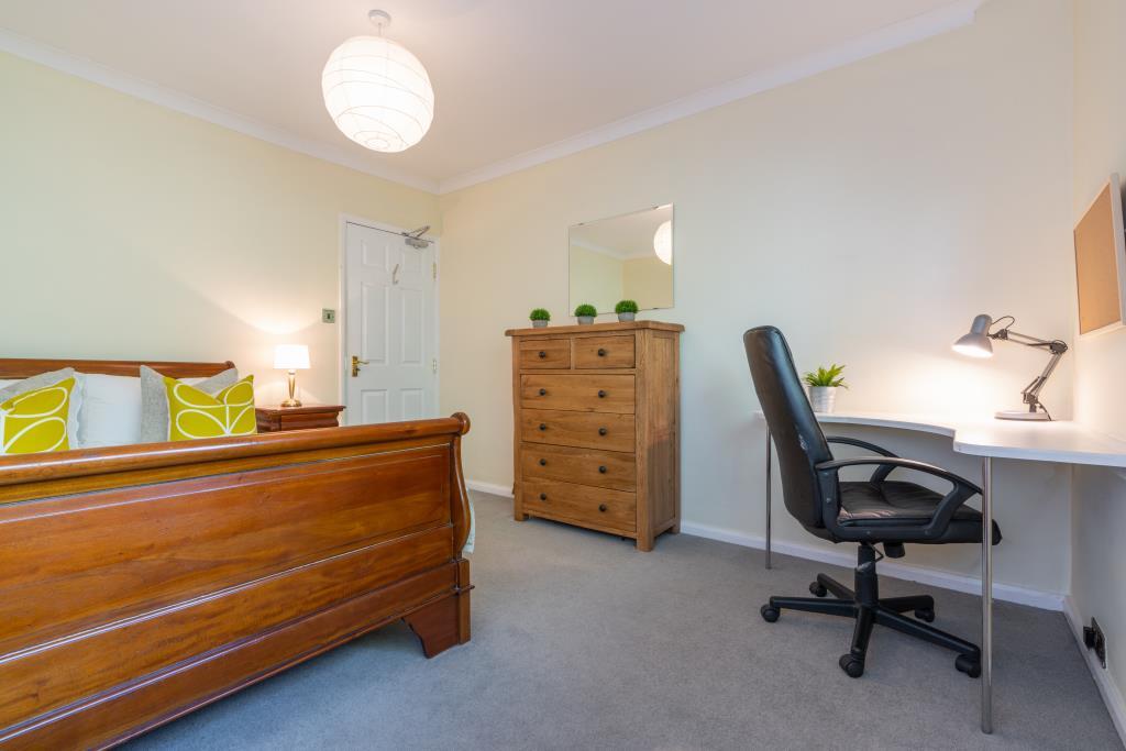 17 St Michaels Road - bedroom