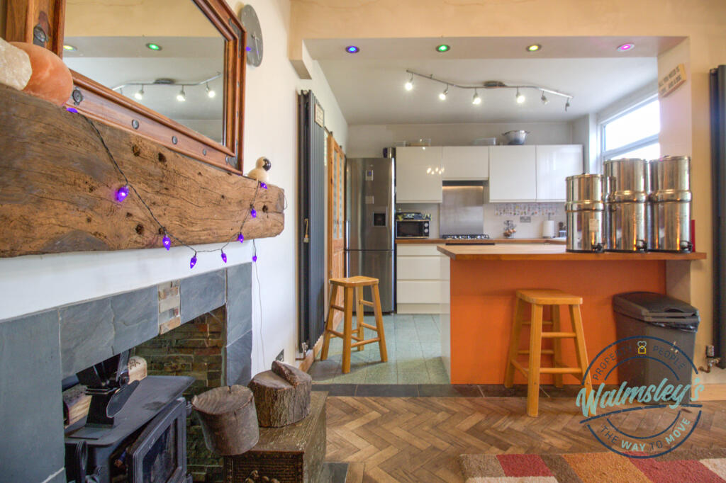 Log burner &amp; open plan kitchen dining