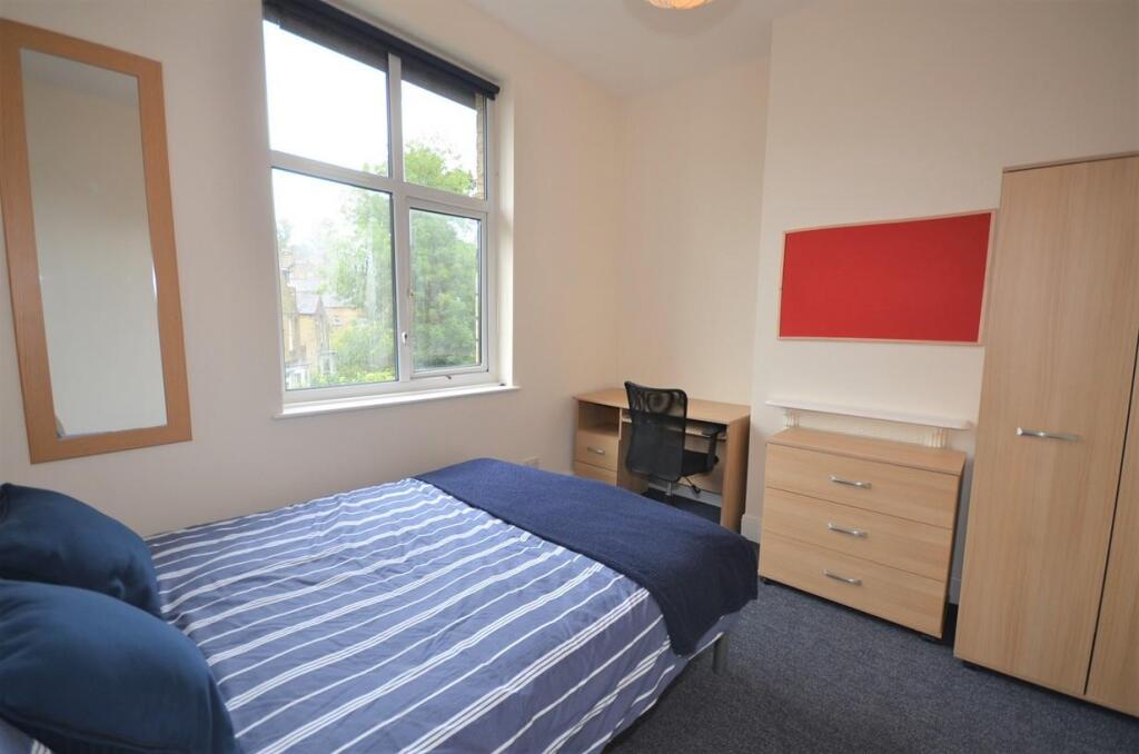 Bed 3.JPG