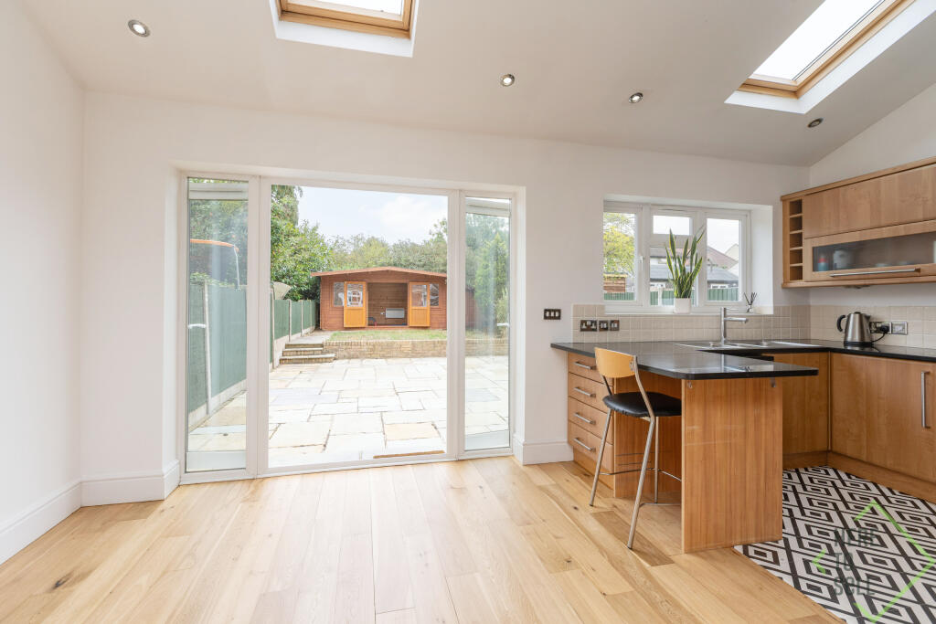 39 Kilvinton Drive, Enfield, EN2 0BE-10