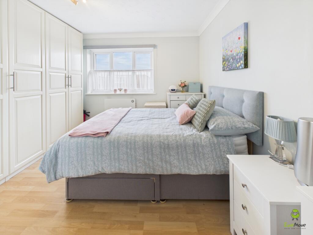 CAM03418G0-PR0186-STILL003