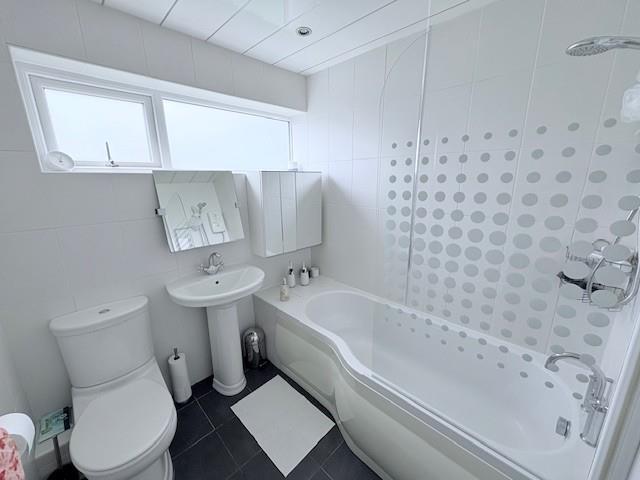 16 Dene Hollow 01.jpg