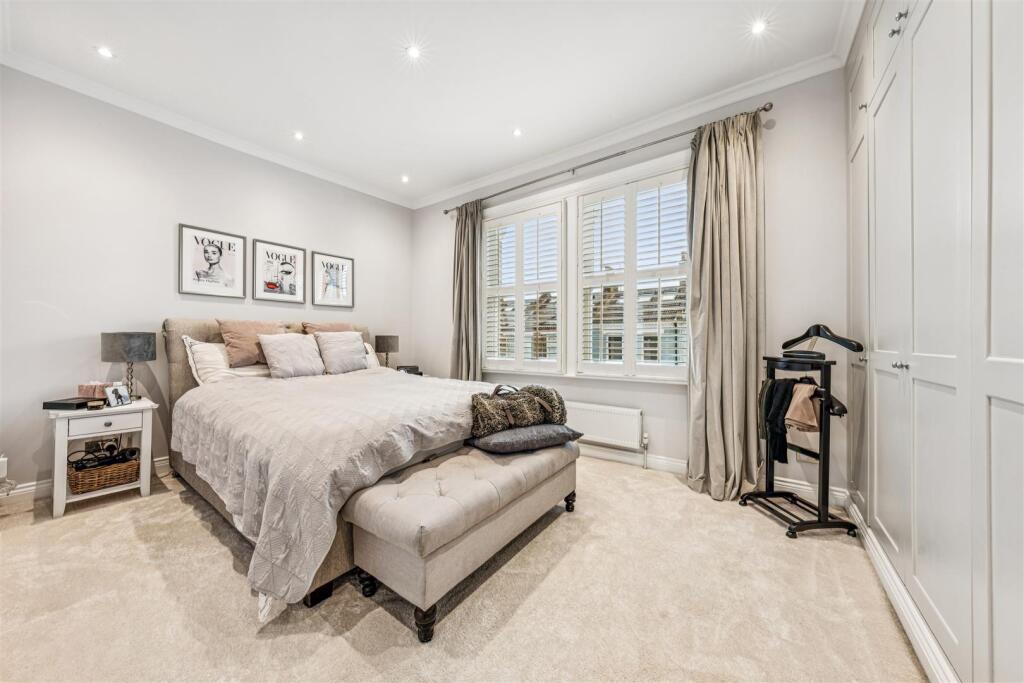 Alkerden Road, W4 - FOR SALE