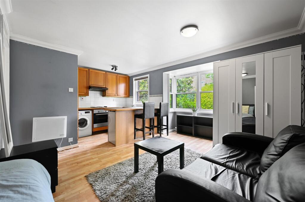 AR - Holly Road9 (1).JPG