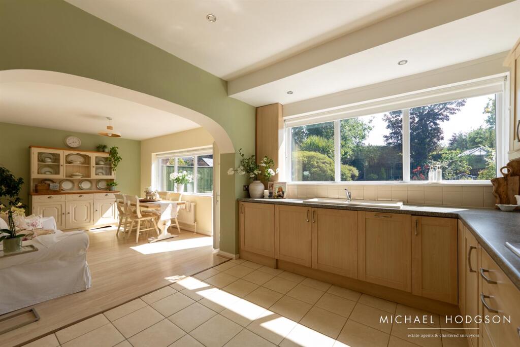 Queen Alexandra Road-17.jpg