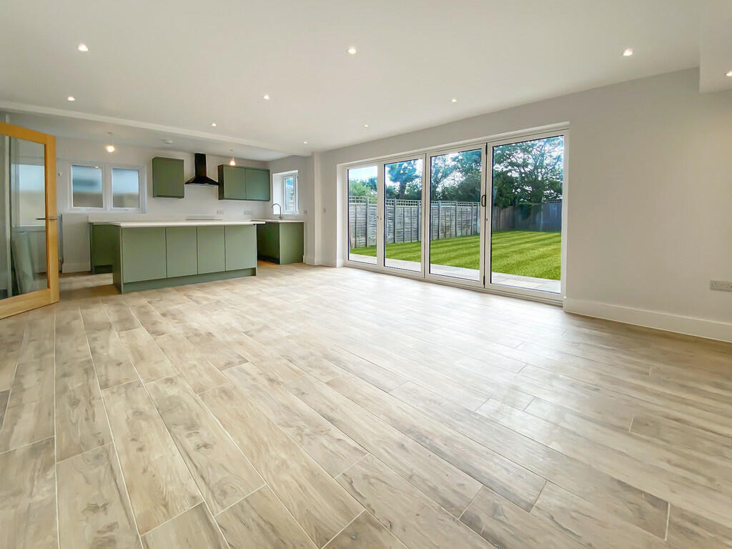 Kitchen/family ro...