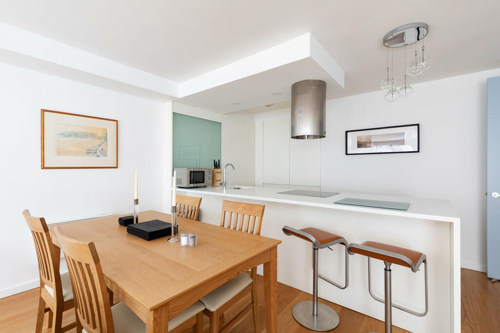 11 Victor Wharf, ...