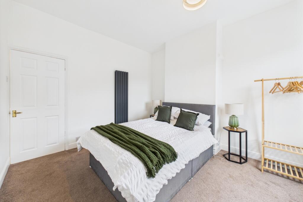 CAM03162G0-PR0296-STILL002