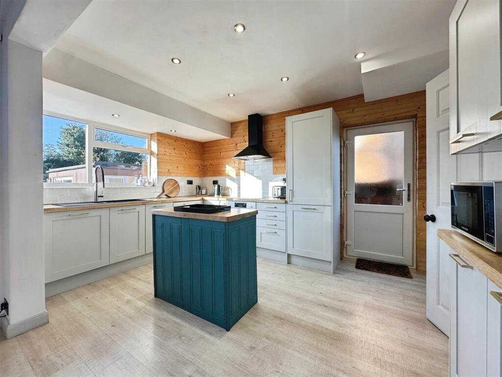 83d5764c--4216-B2C1-EA791333B0D3-69919-00002CFF879