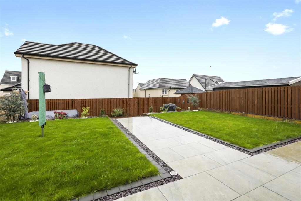 29 McDonald Street 24.jpg