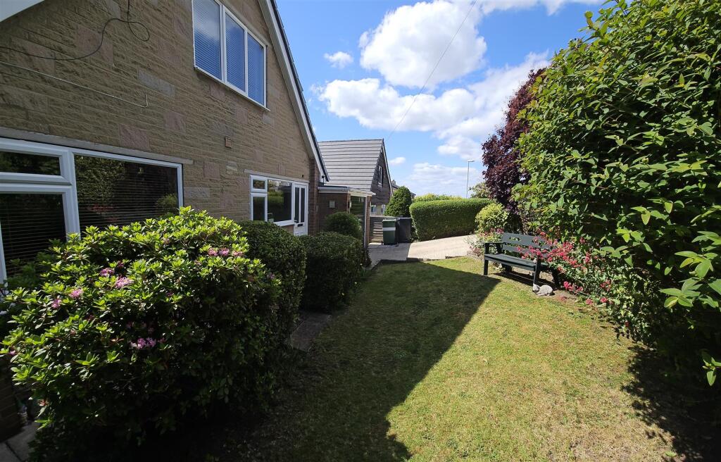 Bramleys Estate Agents - Fenay Bankside - Fenay Br