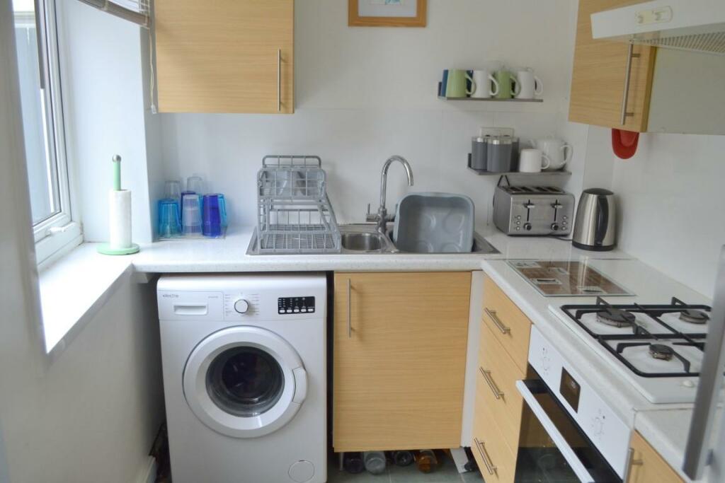 kitchen (Medium).JPG