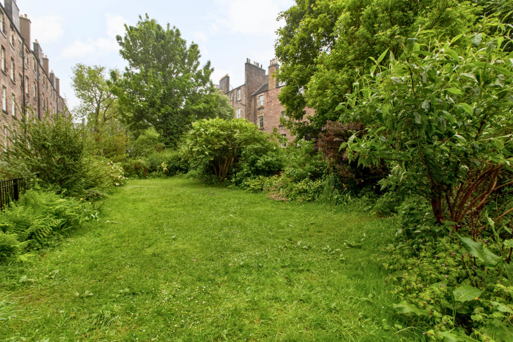 Shared Rear Garden