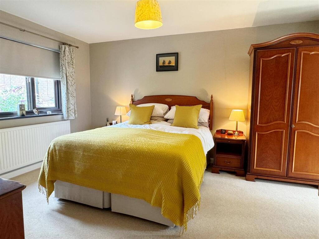 Bed 1a.JPG