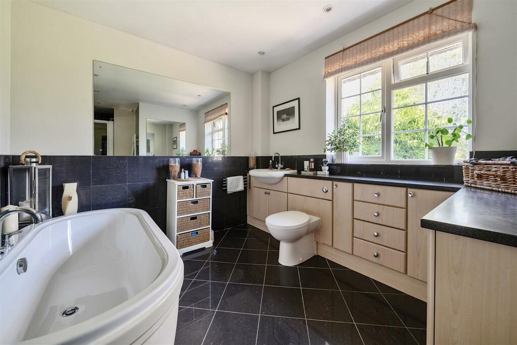 Ensuite to Bedroom 1