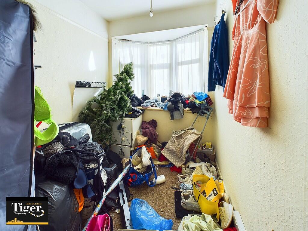 CAM02176G0-PR0414...