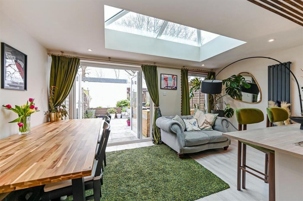 Dining Space.jpg