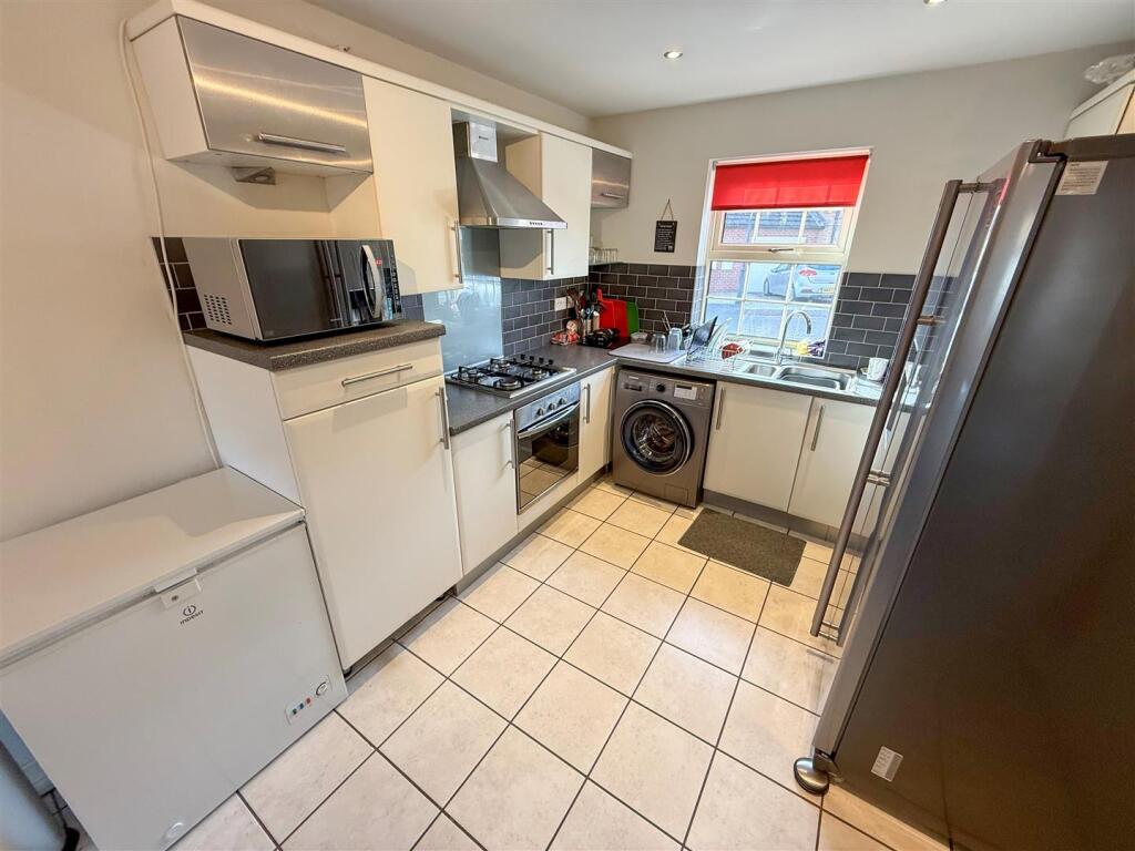OPEN PLAN LIVING DINING KITCHEN
