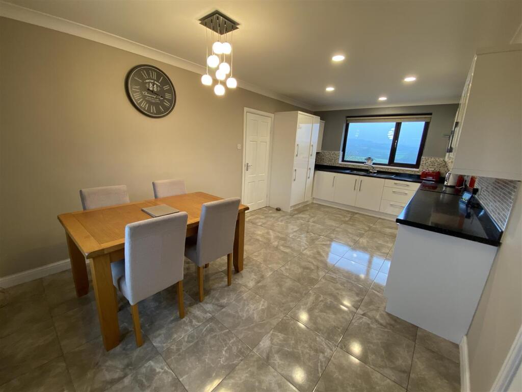 Kitchen: