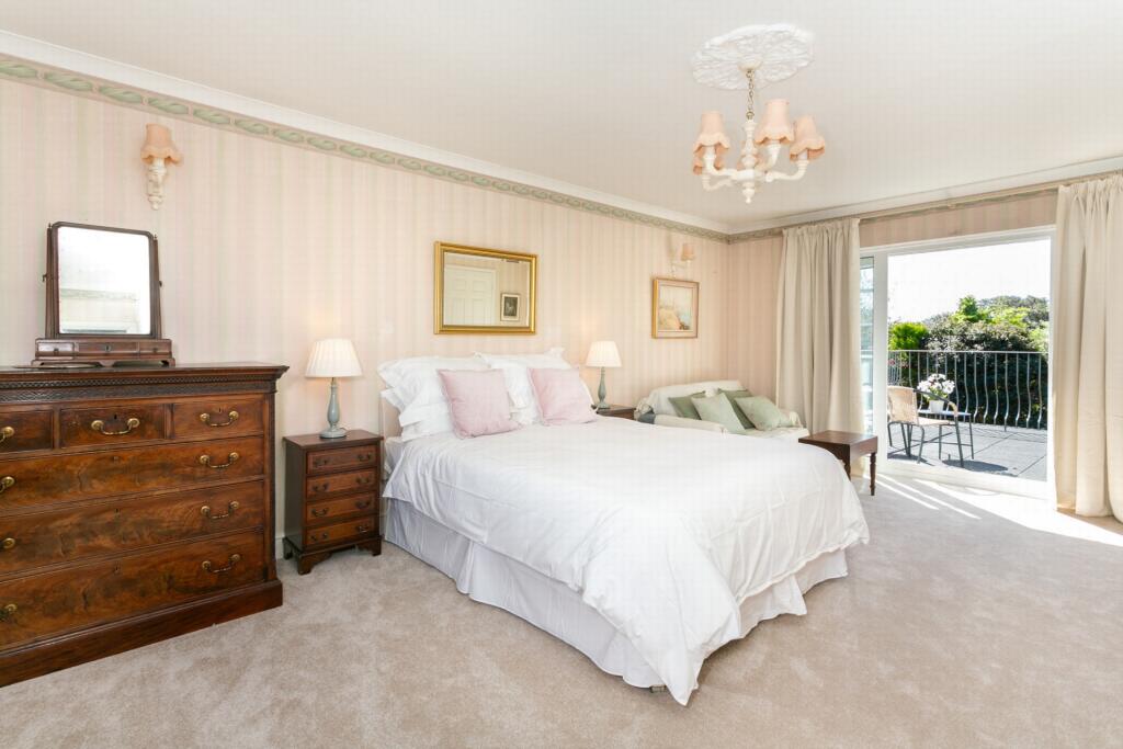 Principal bedroom