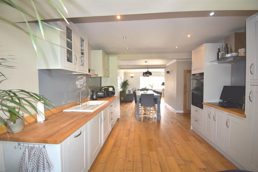 Open Plan Family Din