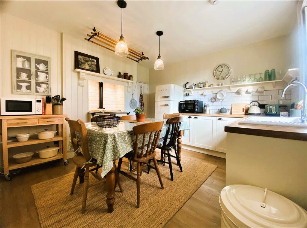 Kitchen II.jpg