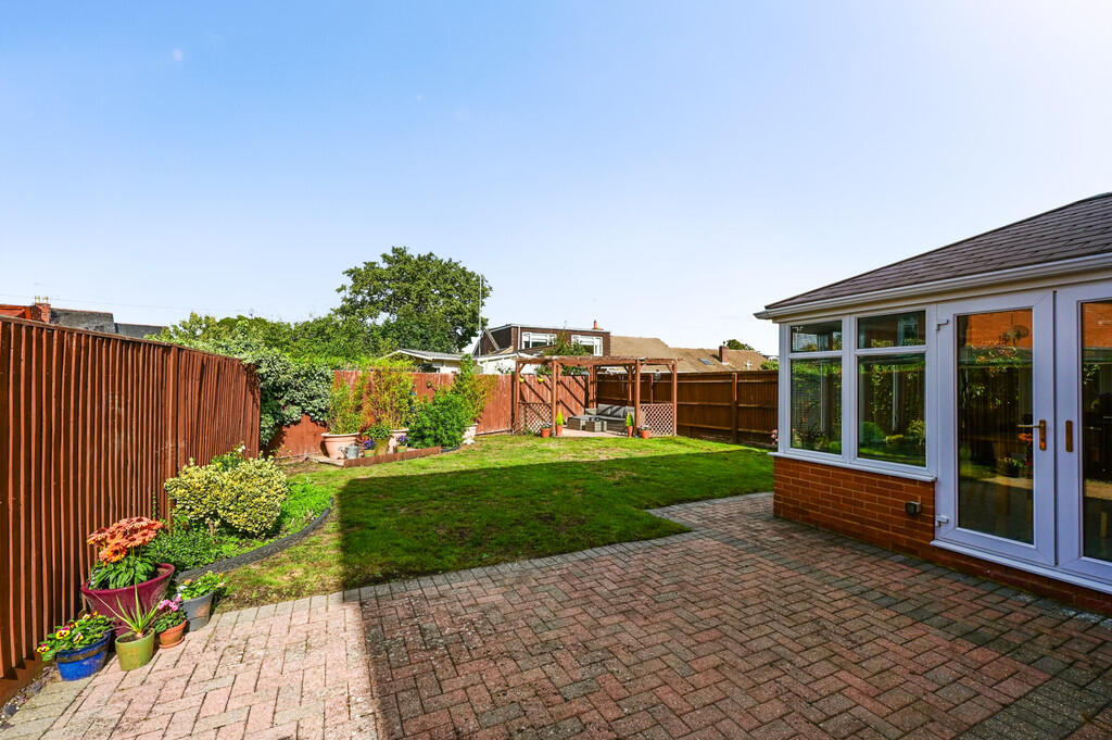 50 Frogmore Rd (3...