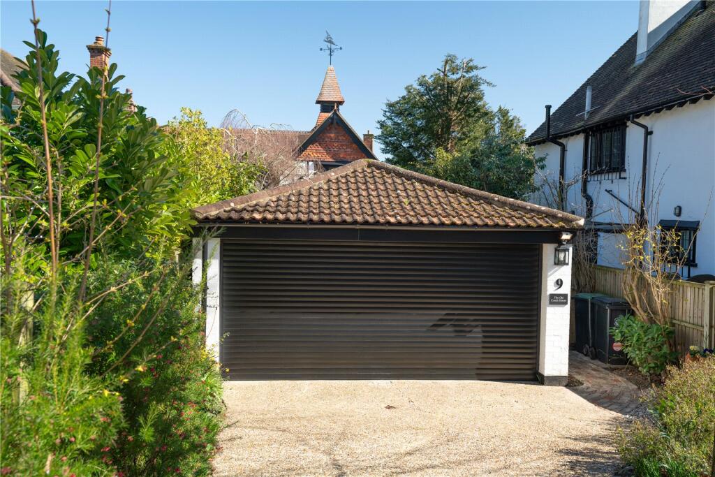 Detached Garage