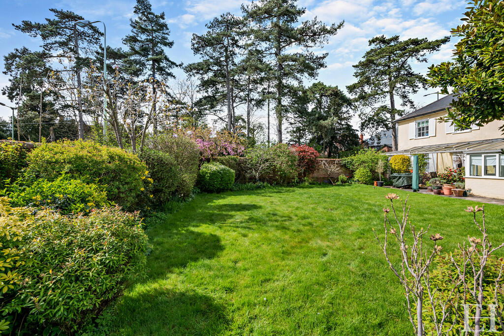 8591206-exteriorw...