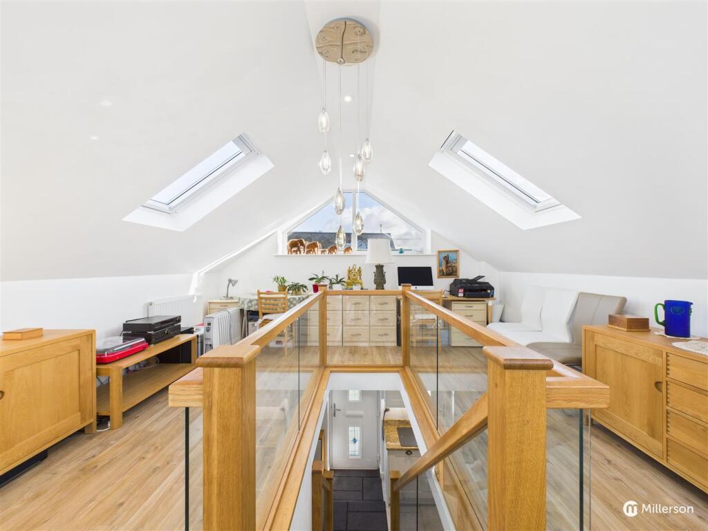 OPEN PLAN LIVING ROOM