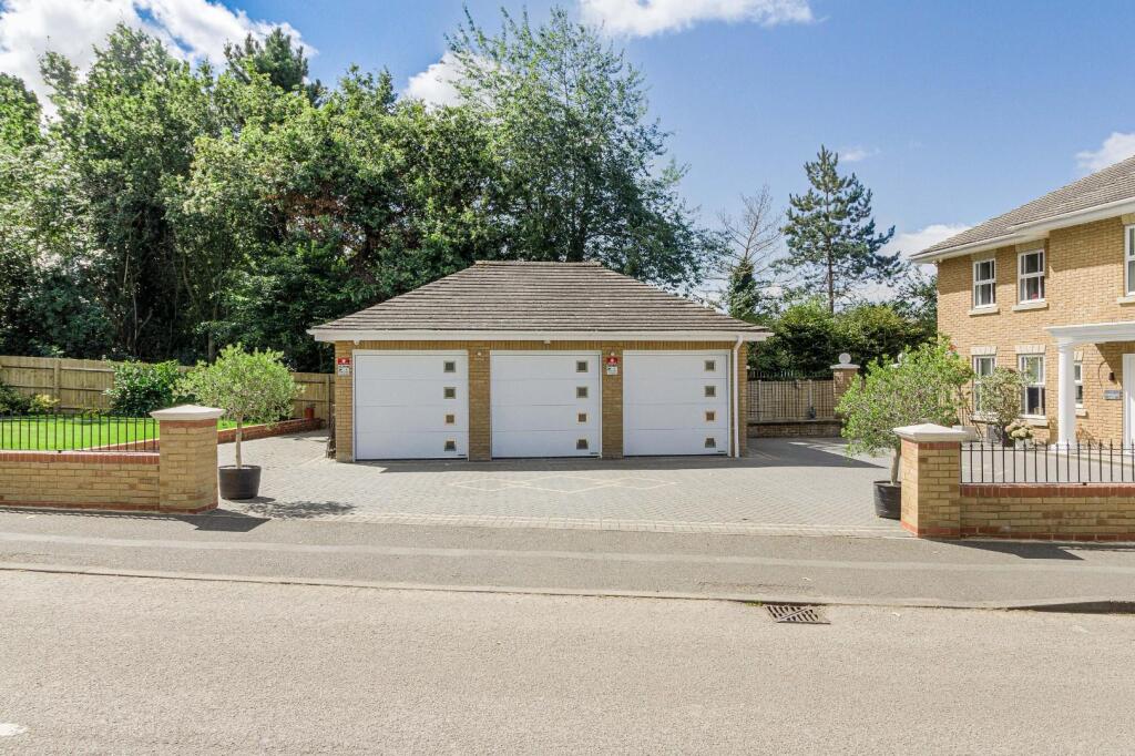 1 Turnberry Lane [HIGHres] 008.jpg