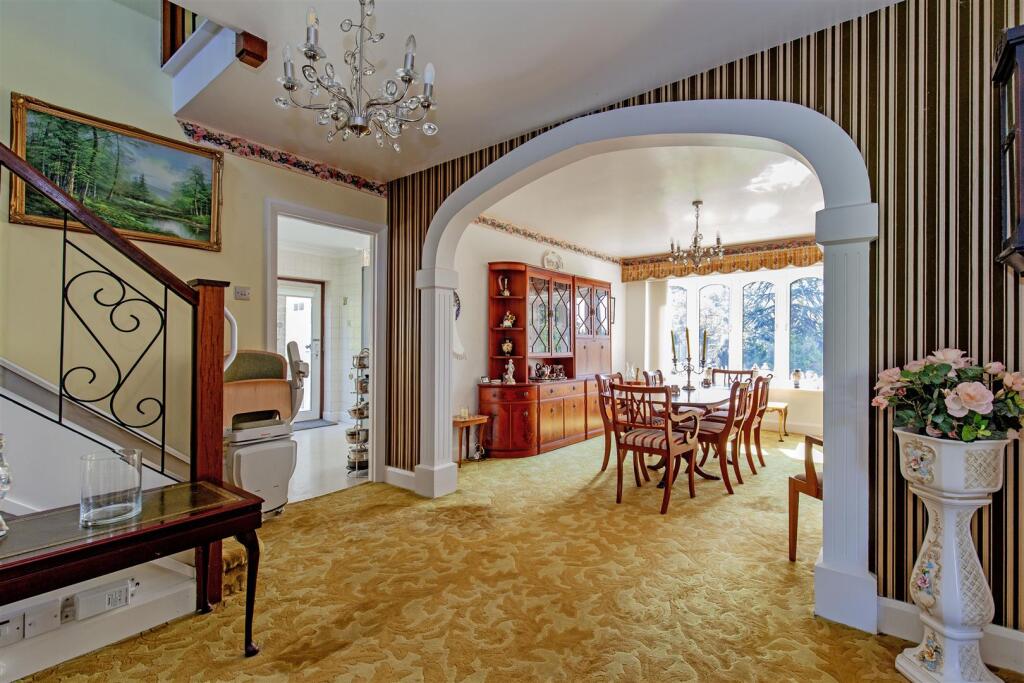 Entrance Hall-1.jpg