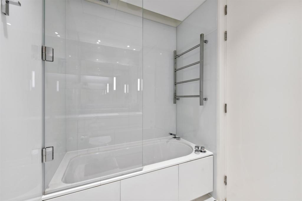 Apartment W703, Riverwalk, 161 Millbank (4).jpg