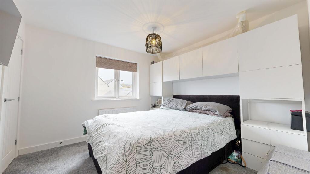 BEDROOM 1.jpg