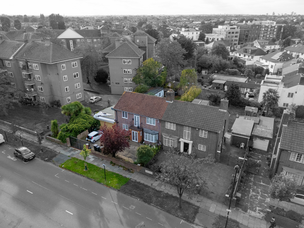 Kings Avenue, London, SW12