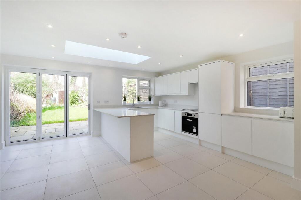 Kitchen/Breakfast Rm